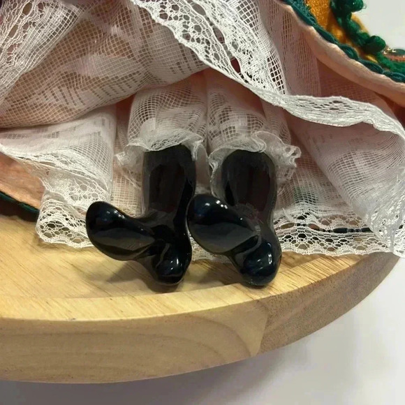 Handmade from St-Petersburg Russia Angela porcelain doll excellent condition - Picture 3 of 9